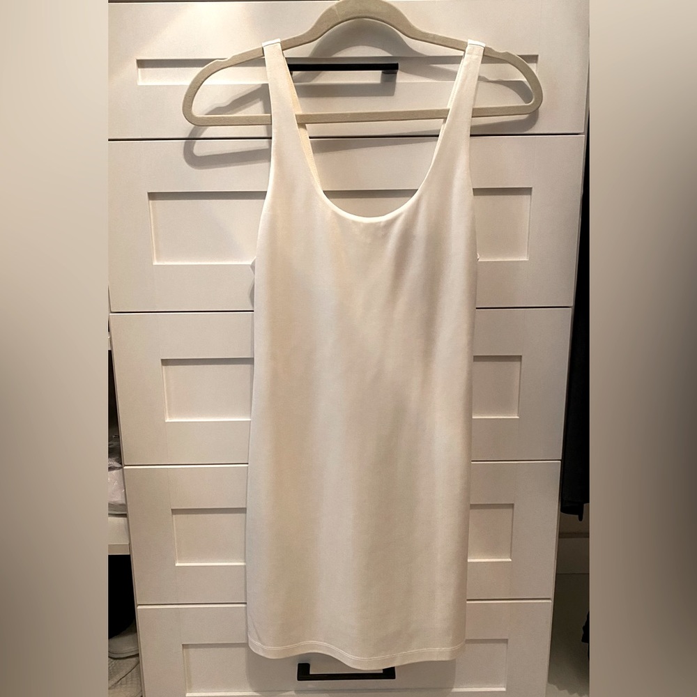 White scoop neck Alice and Olivia dress. Size 2.